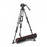 Fluid Head and Tripod with Ground Spreader